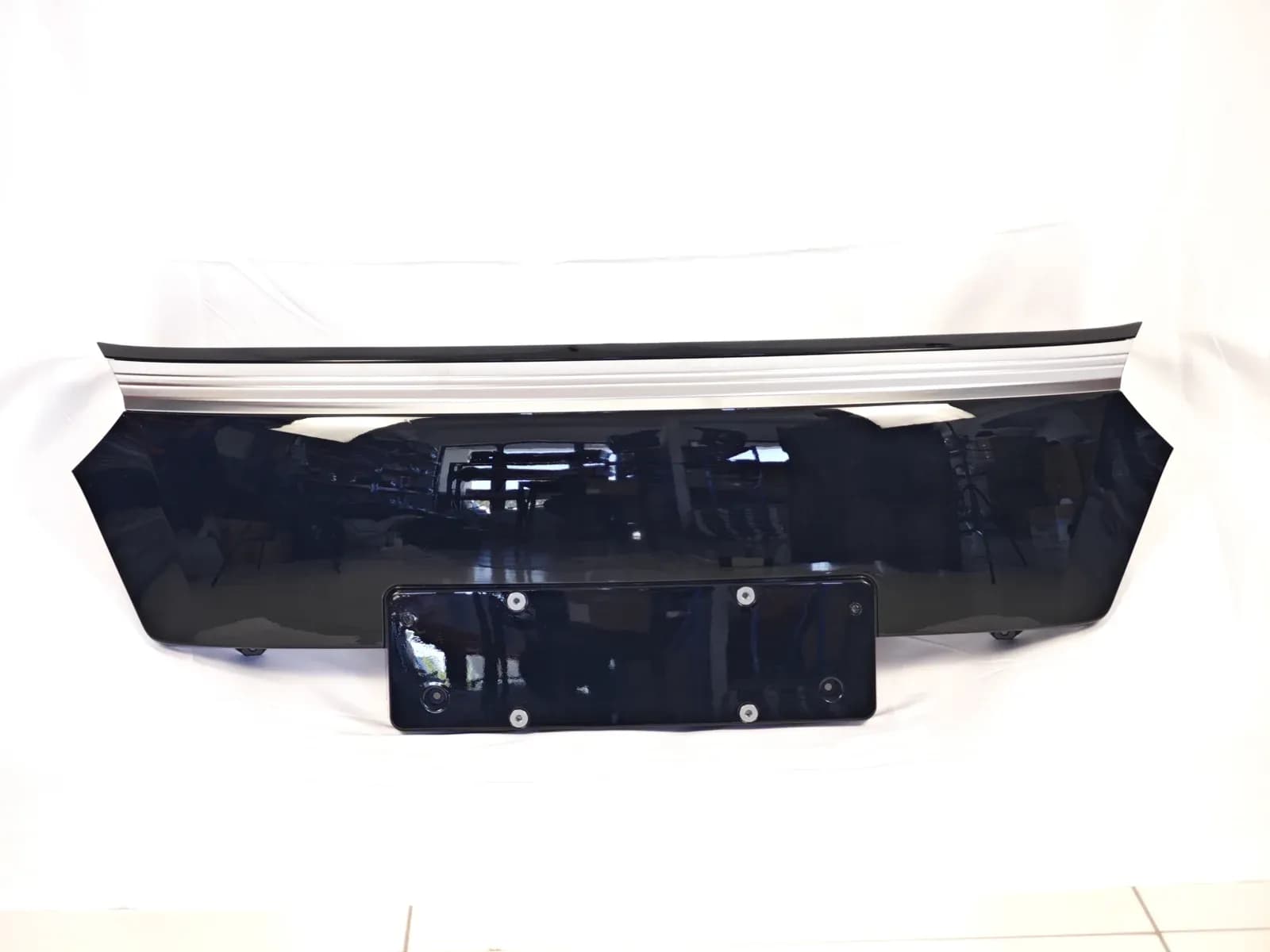 Hongqi E-QM5 (2025 facelift) front grille, black