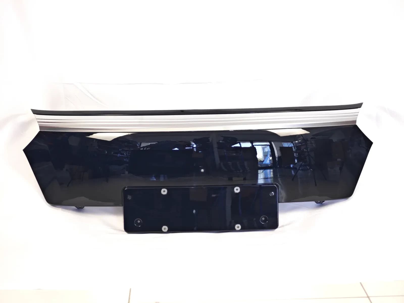 Hongqi E-QM5 front grille, black
