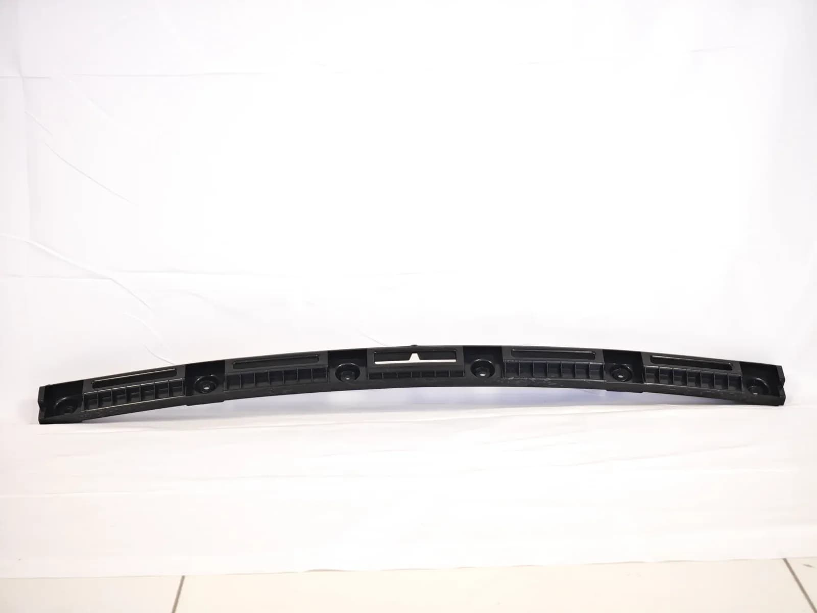 Hongqi E-QM5 rear bumper centre bracket