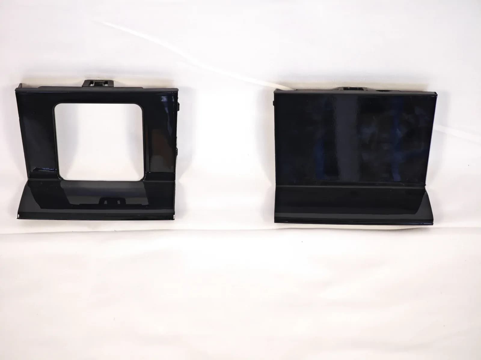 Hongqi E-QM5 daytime running light bezel, right