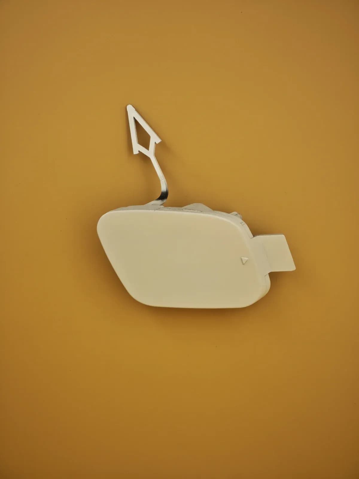 Hongqi E-QM5 tow hook cover, white