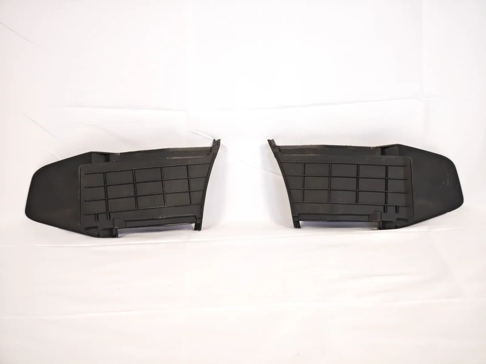 Hongqi E-QM5 front fender liner, right