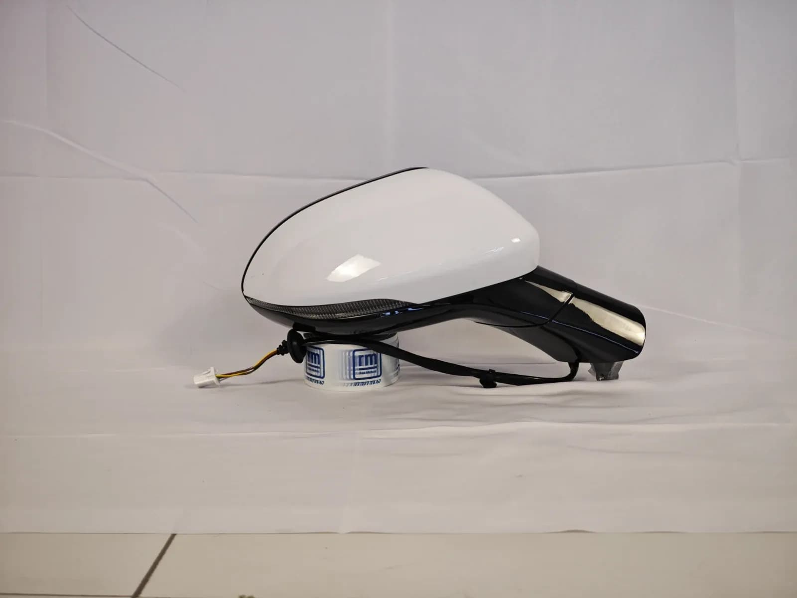 Hongqi E-QM5 door mirror assembly, white, left